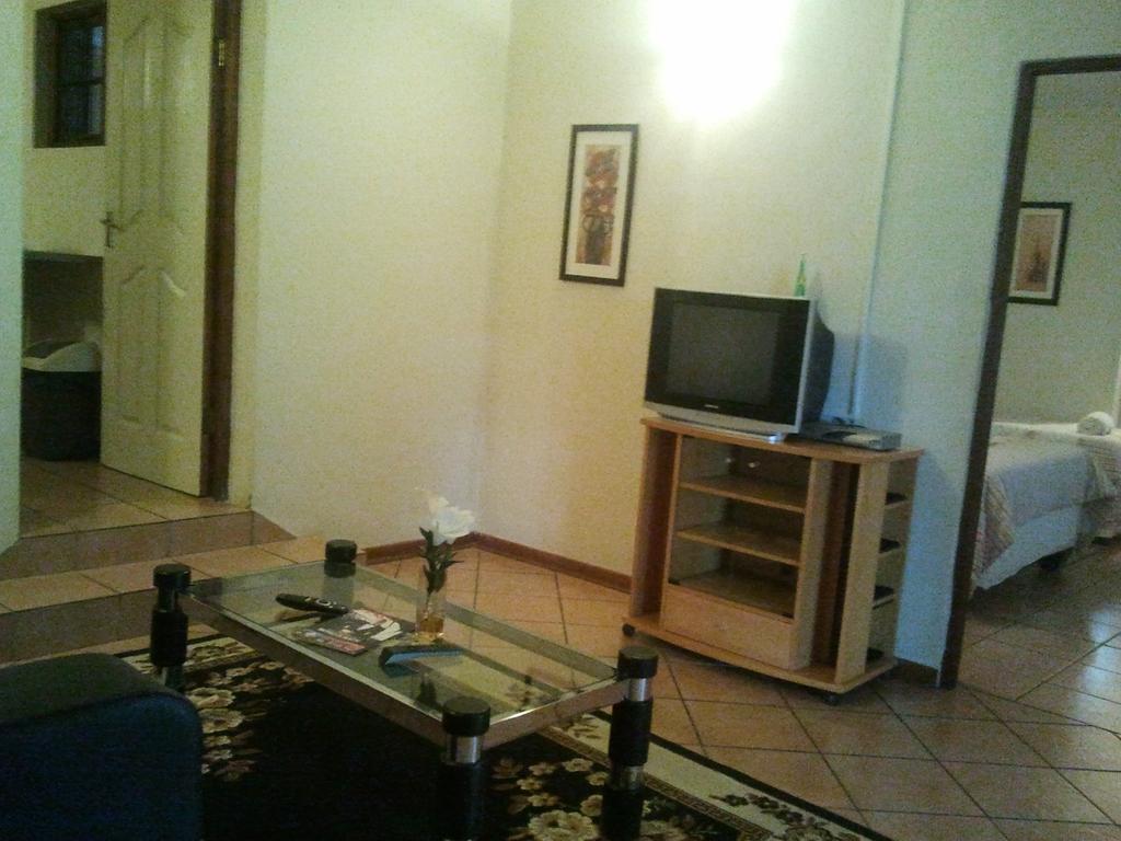 Country Link Guest Lodge Komatipoort Habitación foto
